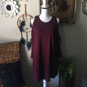 Speechless open shoulder tie arm dress